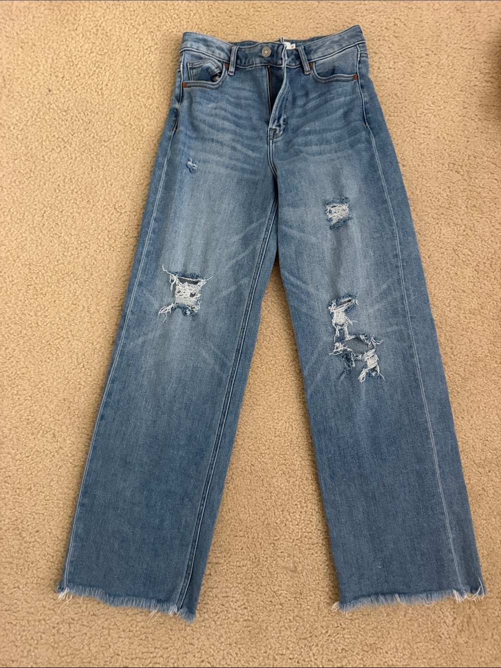 Mid-Rise Distressed Straight-Leg Jeans in Light Blue